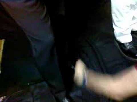 Deadly Sexy Carl cire les pompes de "Sombre Union"