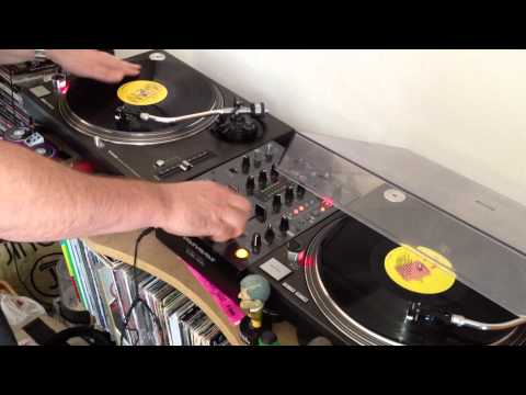 Johnny Scratch freestyle vinyl scratching at DJ Webby X`s house..