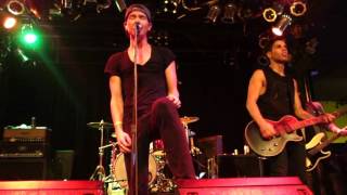 The Red Jumpsuit Apparatus (09) Seventeen Aint So Sweet @ Vinyl Music Hall (2016-12-28)