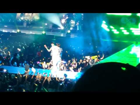 [FANCAM] 131006 Infinite One Great Step Singapore - Fan Service