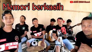 Download lagu MEMORI BERKASIH||cover pengamen||anak rantau TKI Malaysia mp3 Download lagu MEMORI BERKASIH||cover pengamen||anak rantau TKI Malaysia mp3