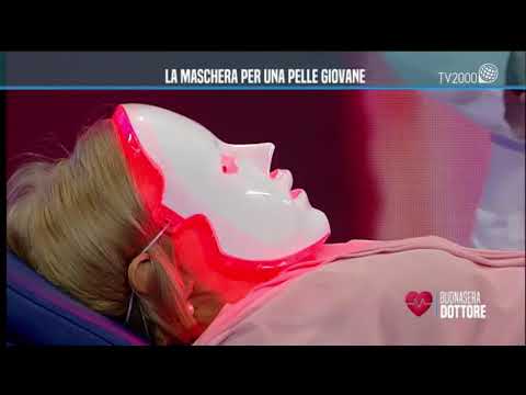 Faccia di procedura cosmetology La maschera per la persona è spesso possibile fare di sciocchezze