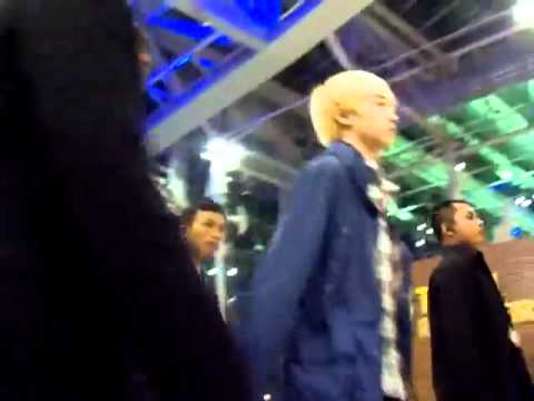 [Fancam] 110429 Teen Top @ Suvarnabhumi Airport in Bangkok 9