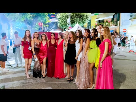 A FUN NIGHT WALK. GIULIANOVA. Italy - 4k Walking Tour around the City - Travel Guide. #Italy