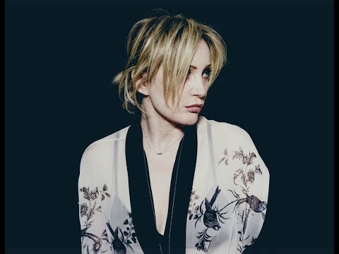 Patricia Kaas - Embrasse (Piano voix) [Bonus Track]