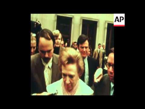 SYND 9-11-73 PRESIDENT NIXON'S SECRETARY QUESTIONED ABOUT WATERGATE
