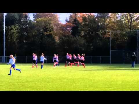 Doelpunt Lara tegen Ilpendam