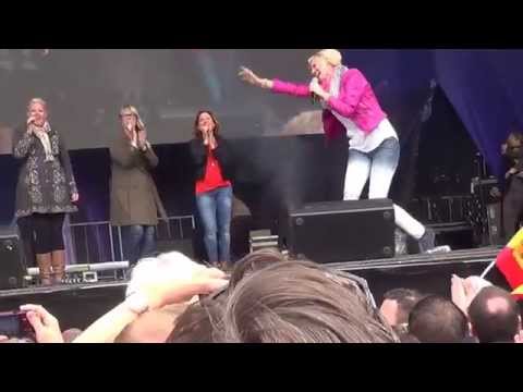 ESCKAZ in Copenhagen: Sanna Nielsen (Sweden) - Hela världen för mig (at Eurovillage)