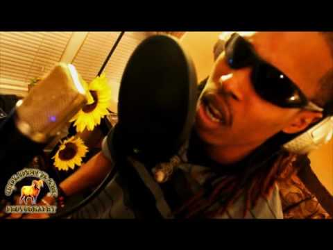 King Silence ft Moose Da Kid & Yungi Street Knoweledge - No pen No pad Cypher (part 1