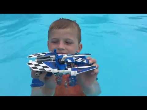 LEGO Technic - Hydroplane Racer 42045 Model B Race Boat Review & Demo
