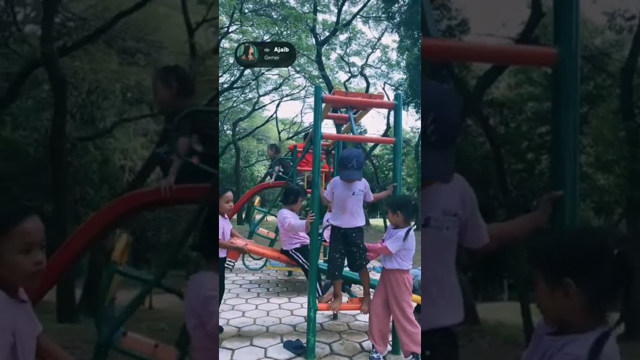 Hisyam bermain sama temen temen TK.