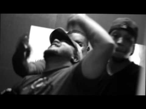 Panda Badazz - Makin plays Prod by Dj Official ( In studio performance )