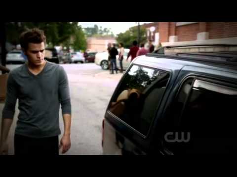 Bonnie makes all the ghosts suddenly visible (The Vampire Diaries 3x07: Ghost Wolrd)