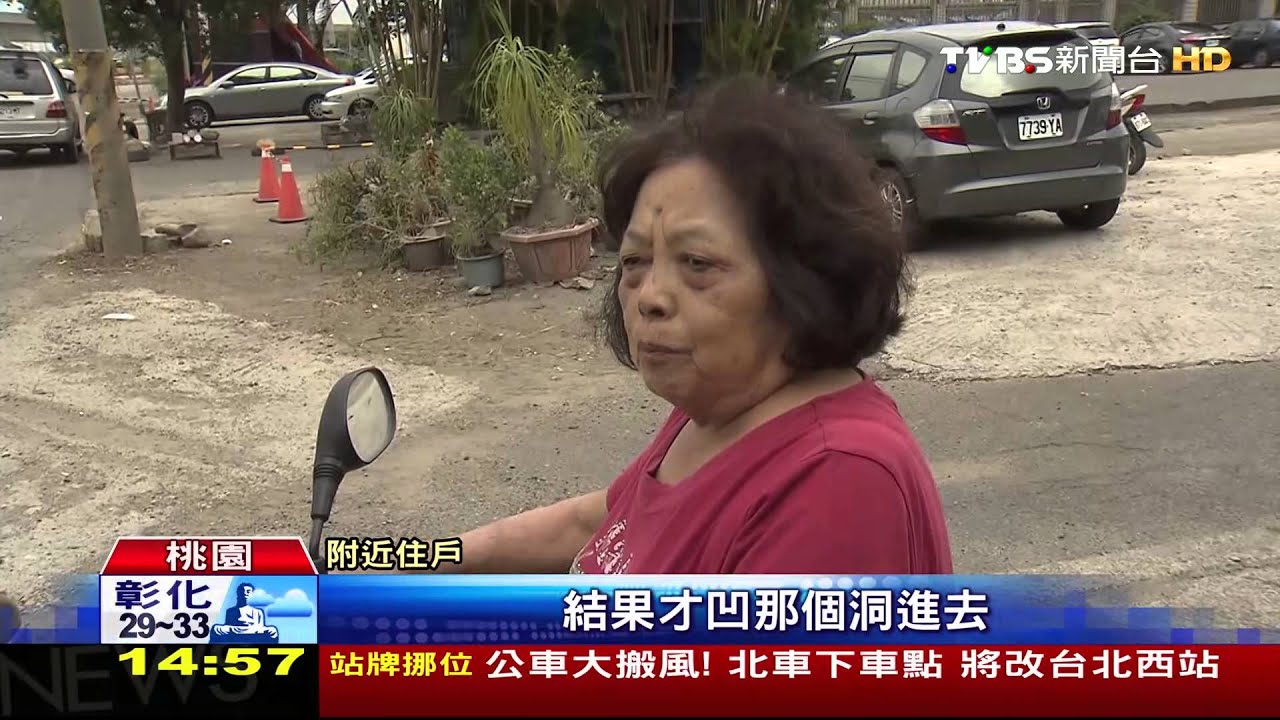 120噸吊車側翻!車身45度傾斜 吊臂倒塌