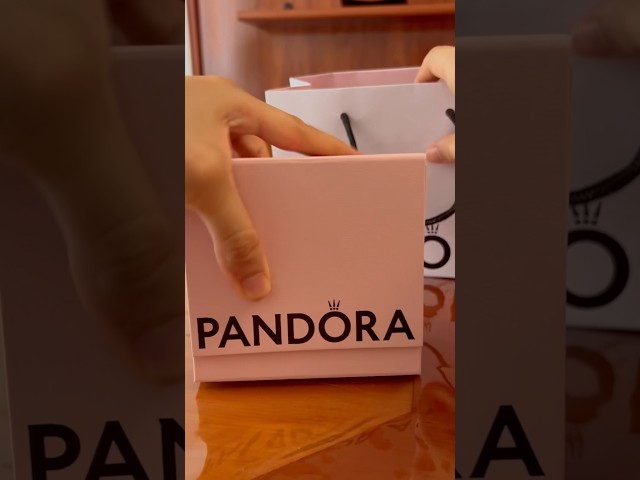 Vídeo relacionado con Pandora Marvel Iron Man - Anillo para Mujer, Color Dorado 164211C01, 52/16,6, Plata de, Circonia cúbica