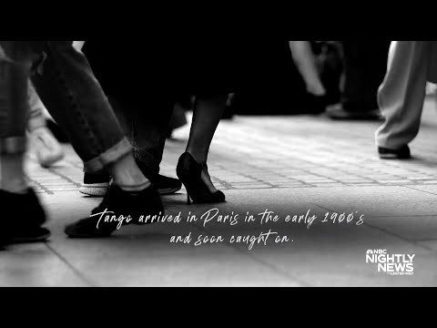 L'histoire du tango à Paris - Reportage de NBC news réalisé sur la place Colette à Paris