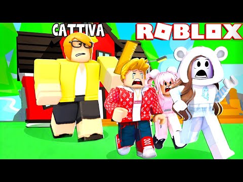 SCAPPIAMO DALLA MAESTRA CATTIVA DA BAMBINA SU ROBLOX!