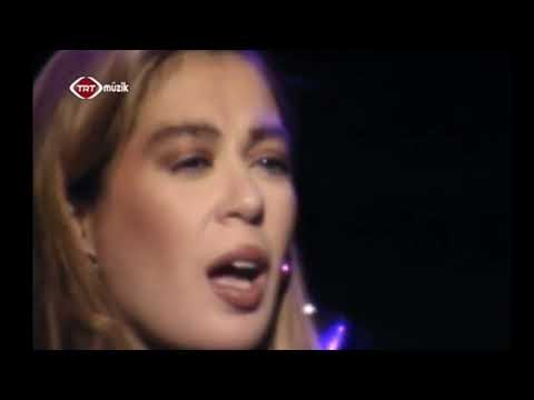 Zerrin Özer - Olamazdım Senle (Official Video)