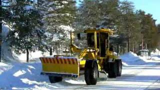 preview picture of video 'isrivning / Hyvling i Kalix  iceremoval in Kalix Sweden'