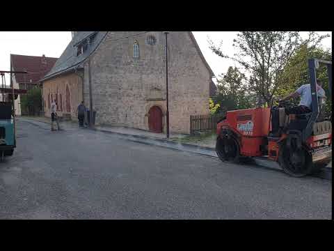 Einbau der Asphaltdeckschicht mit Minifertiger Ammann AFW 150-2 (Teil 2)