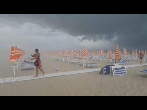 Unwetter mit Hagel und Sturmböen fegt über italienische Adriaküste