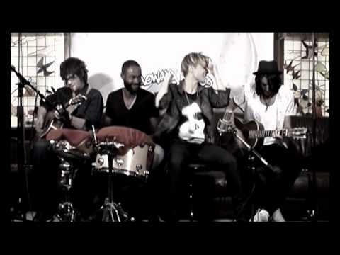 NAOWAXX WORLD // 16 // GALA