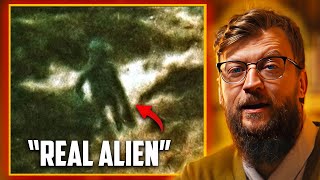 Download lagu A REAL Photo of An Actual Alien - Ilkley Moor Incident | DEBRIEFED ep. 63 mp3