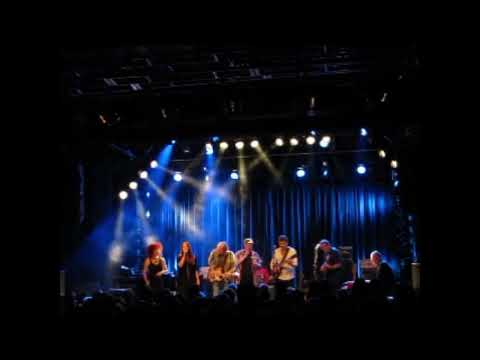 Hooch Gang - Gimme Shelter