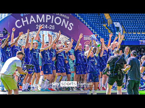 Full SCENES as Chelsea lift the Women's Super League TROPHY! 🏆