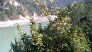 preview picture of video 'Trail Along Ganges Hiking Near Sirasu Village'