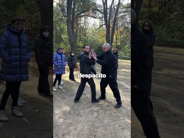 Vídeo relacionado con Zapatillas Estilo Chino Kung Fu Artes Marciales Tai Chi Zapatos Suela de Goma Unisex Todo Negro Talla Hombre 10.5/Mujer 11.5