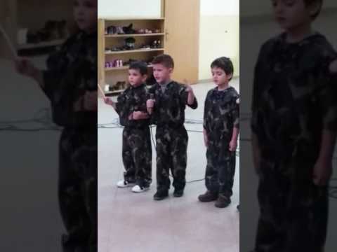 Shkolla fillore "Rexhep Kadrijaj" . Interpretim nga Blerand Kadrijaj - Kenga e Adem Jasharit