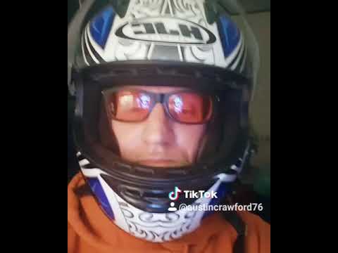 Ron White just put on a helmet.