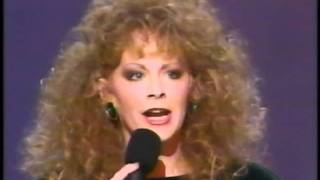 Reba McEntire - I&#39;m Checking Out