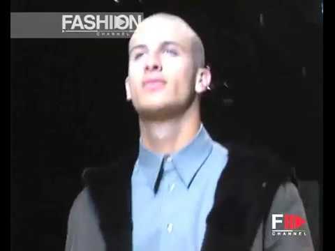 "Giorgio Armani" Autumn Winter 2001 2002 Milan 1 of 2 Menswear by FashionChannel
