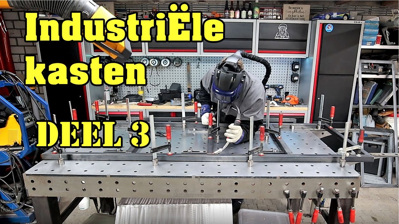 Industriële kasten maken deel 3 De grote onderkast in elkaar zetten.