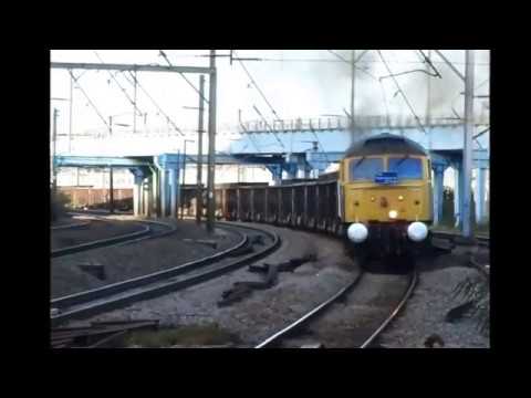 47815 + 47848 pass Harringay with the Barrington-Wembley empties. 23/11/17.