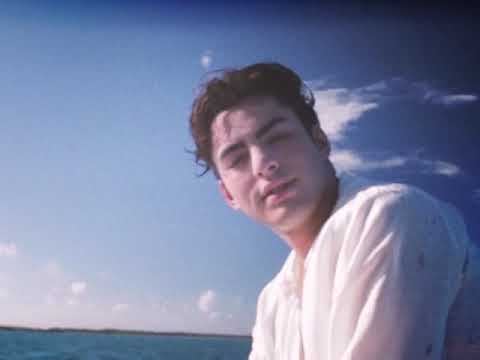 Lucas Pretti - Fica Comigo (Clipe Oficial)