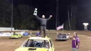 preview picture of video 'Scott junk yard dog Slater Winning the Demo Derby Cottage Grove Speedway, 2014'