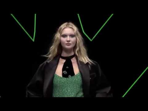Emporio Armani - 2018 Fall/Winter Womenswear Fashion Show