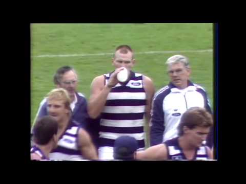 Quarter time break behind the scenes - 1985 Round 4