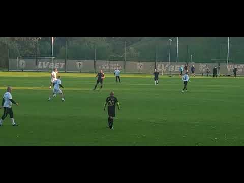 Śląsk Wrocław Oldboy - PKS Tondach Łany 2:0(1:0).