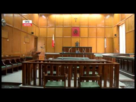 Iffriżati l-assi tal-awditur Joe Sammut.