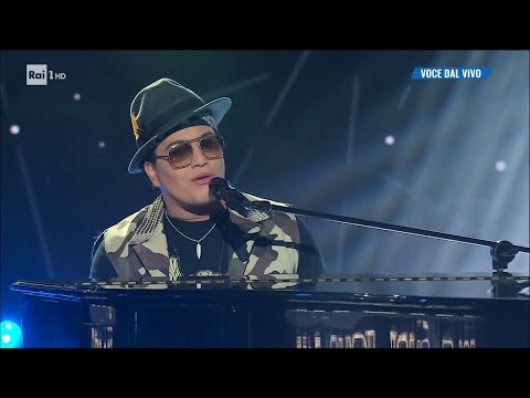 Antonino Spadaccino - Bruno Mars  canta "Talking to the moon" - Tale e Quale Show 04/11/2022