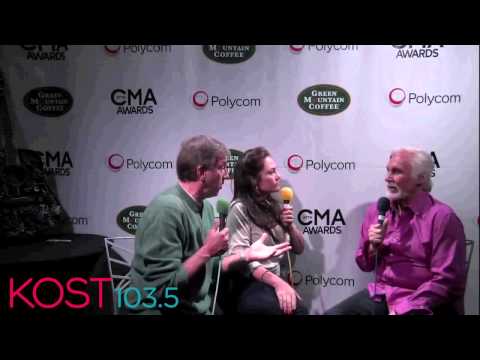 Kenny Rogers & Mark Wallengren Reminisce About When Mark Was Kenny's Driver Backstage At The CMAs
