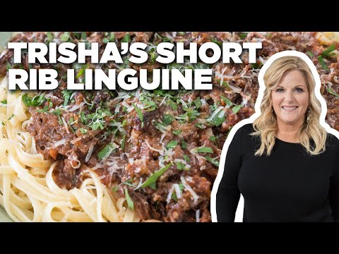 Trisha Yearwood's Pasta with Red Wine Short Rib Sauce...