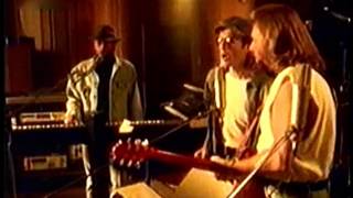 Bee Gees - Kiss Of Life  (Albun - Size isn't Everything) - Music Video 1993
