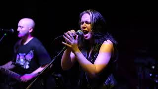 Video Shallow - zpěv Daniela Ulrichová a Martin Máslo - kapela MemoryX