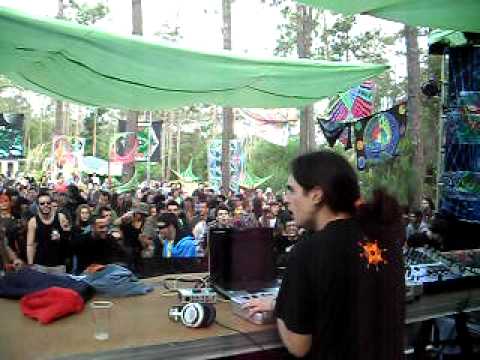 ALIENN LIVE @ GOODFEELING FESTIVAL- 8-5-2010.AVI