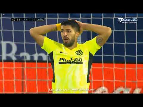 Angel Correa crazy open goal miss vs Levante 😱 | LaLiga 17/02/2021